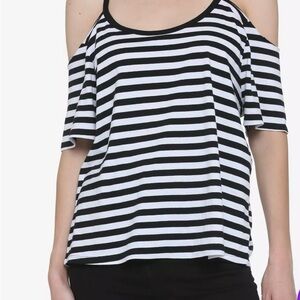 Hot Topic Black & White Stripe Cold Shoulder Girls Top NWT